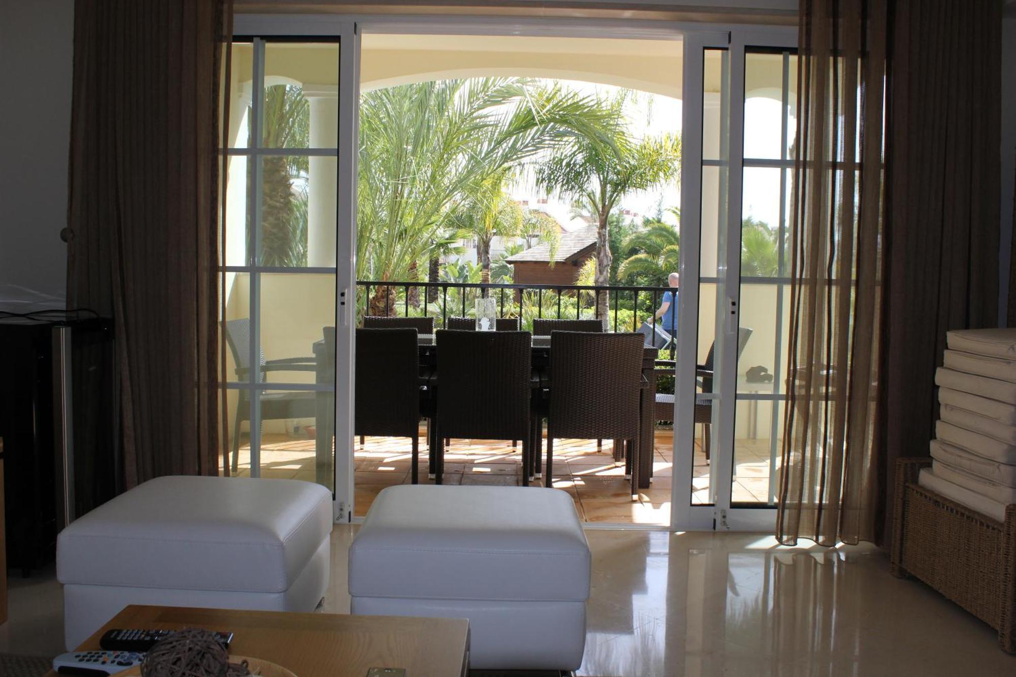 Luxury 3 Bedroom Apartment On Gated Complex Куартейра Екстериор снимка
